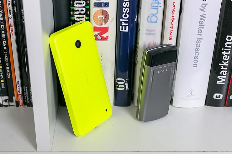Nokia Lumia 630 (15).jpg